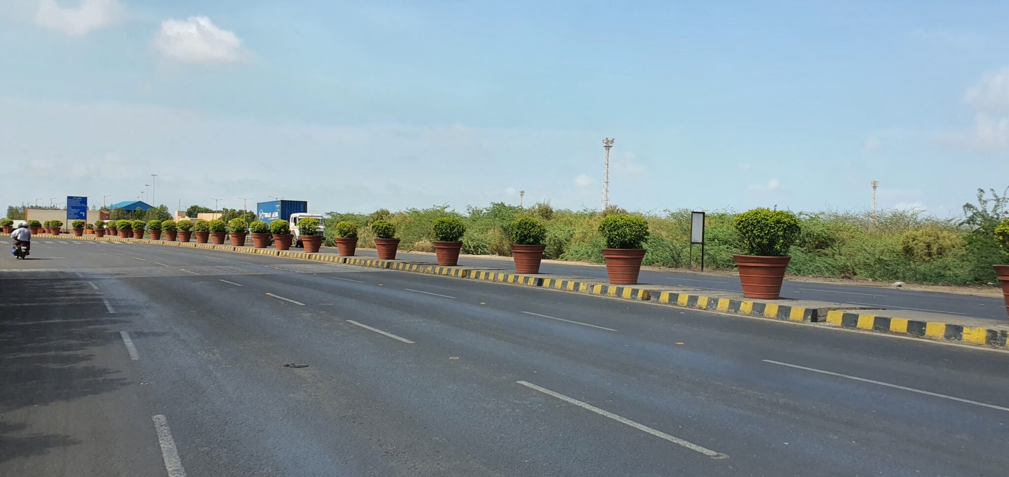 Decorative Pots & Potted Plant Suppliers Ravindra Gaurav Greentech pro Pune Maharastra India