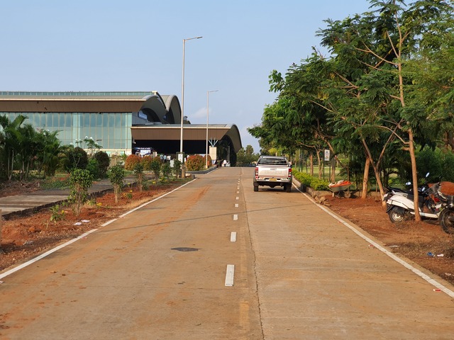 Roadside & Avenue Plantation & Replantation of Big Trees Ravindra Gaurav Greentech pro Pune Maharastra India (1)