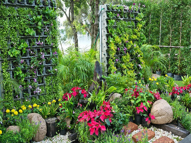 Vertical Garden Planning Designing And Development Ravindra Gurav Green tech pro Pune Maharashtra India (1)